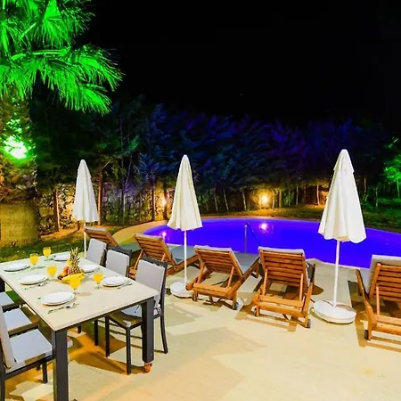 The Ultimate In An Ideal Location, Dalaman 1050 فيلة