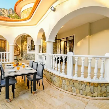 The Ultimate In An Ideal Location, Dalaman 1050 فيلة *