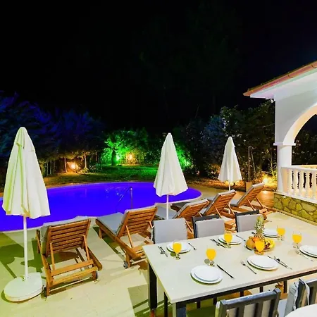 The Ultimate In An Ideal Location, Dalaman 1050 فيلة *